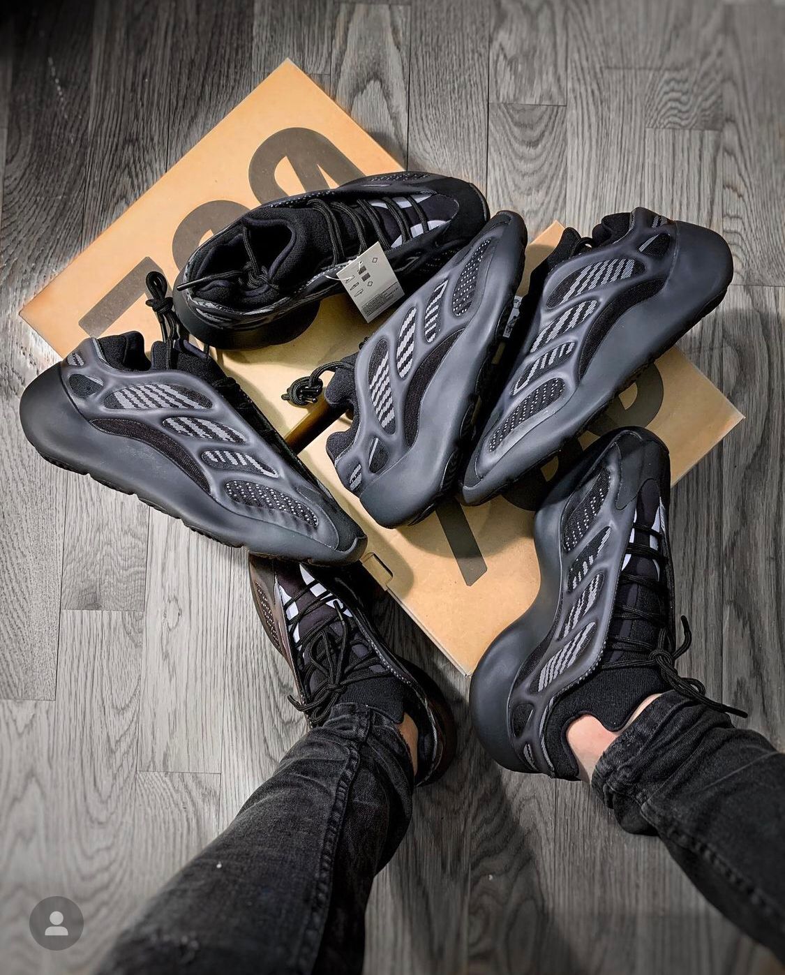 first copy ADIDAS YEEZY 700 BOOST V2 ALVAH