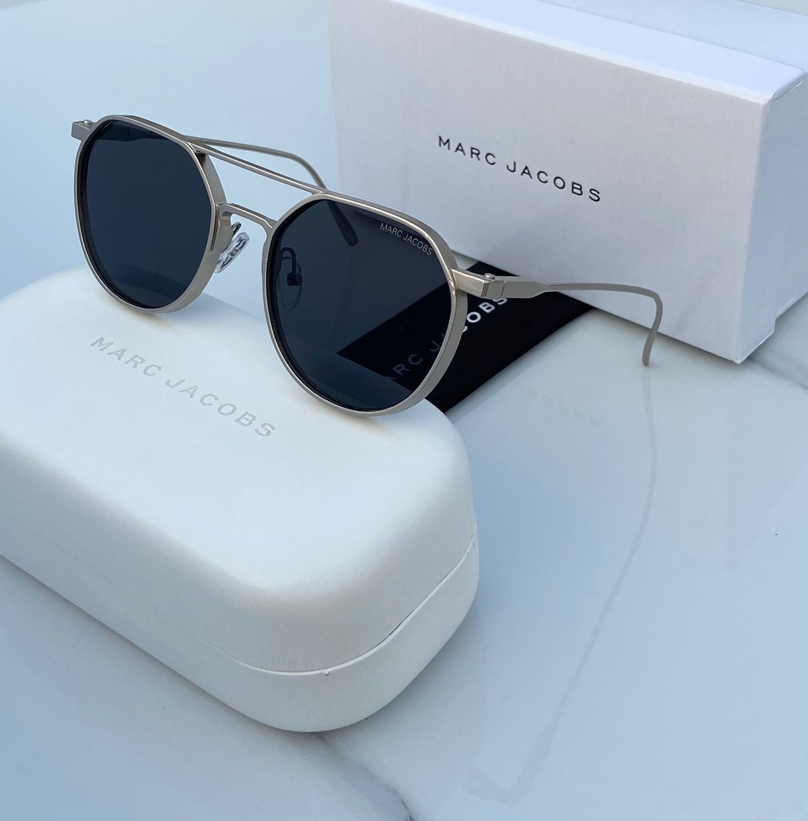 first copy MARC JACOBS PREMIUM SHADES WITH OG KIT