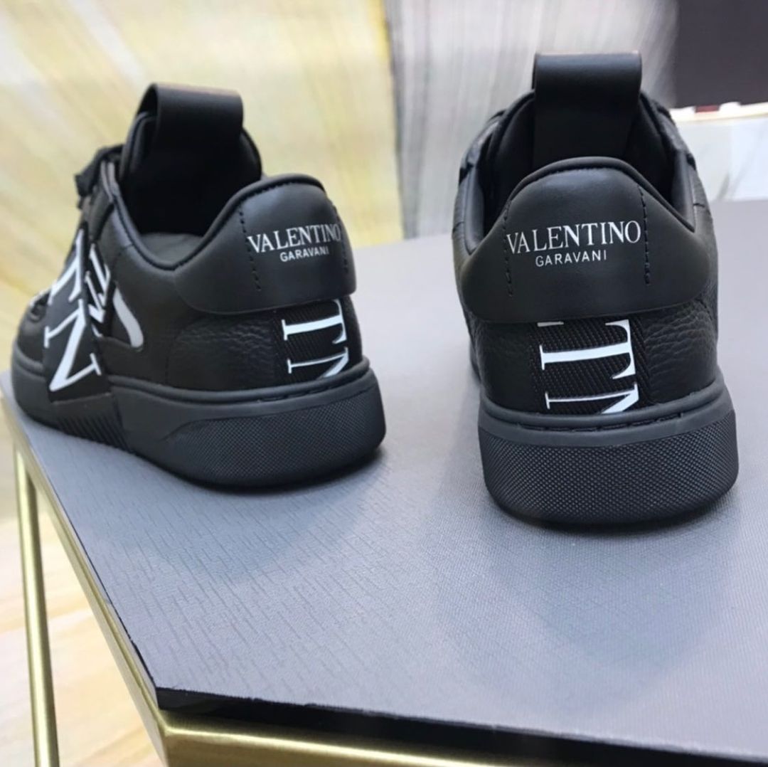 First Copy Valentino Garavani VL7N Low Top Premium Sneakers