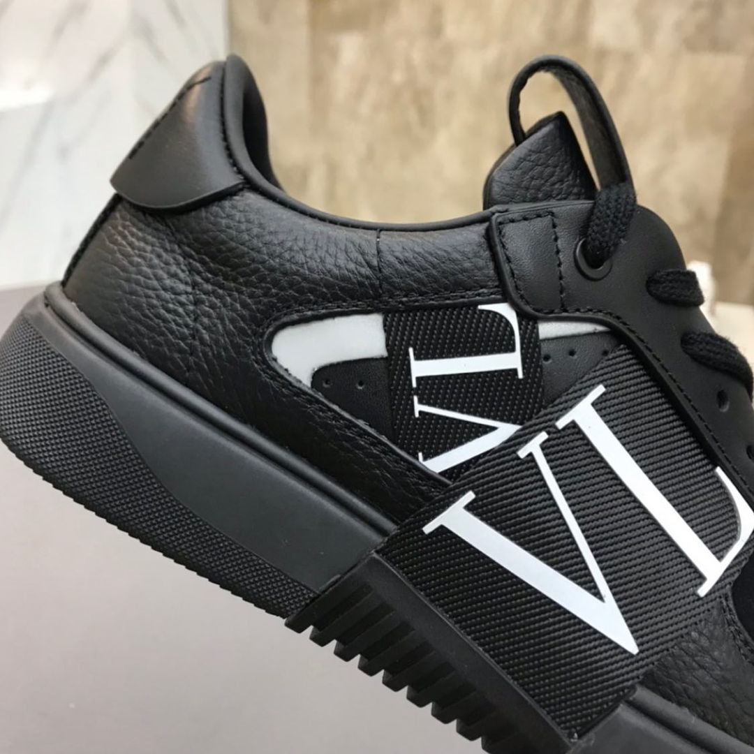 First Copy Valentino Garavani VL7N Low Top Premium Sneakers