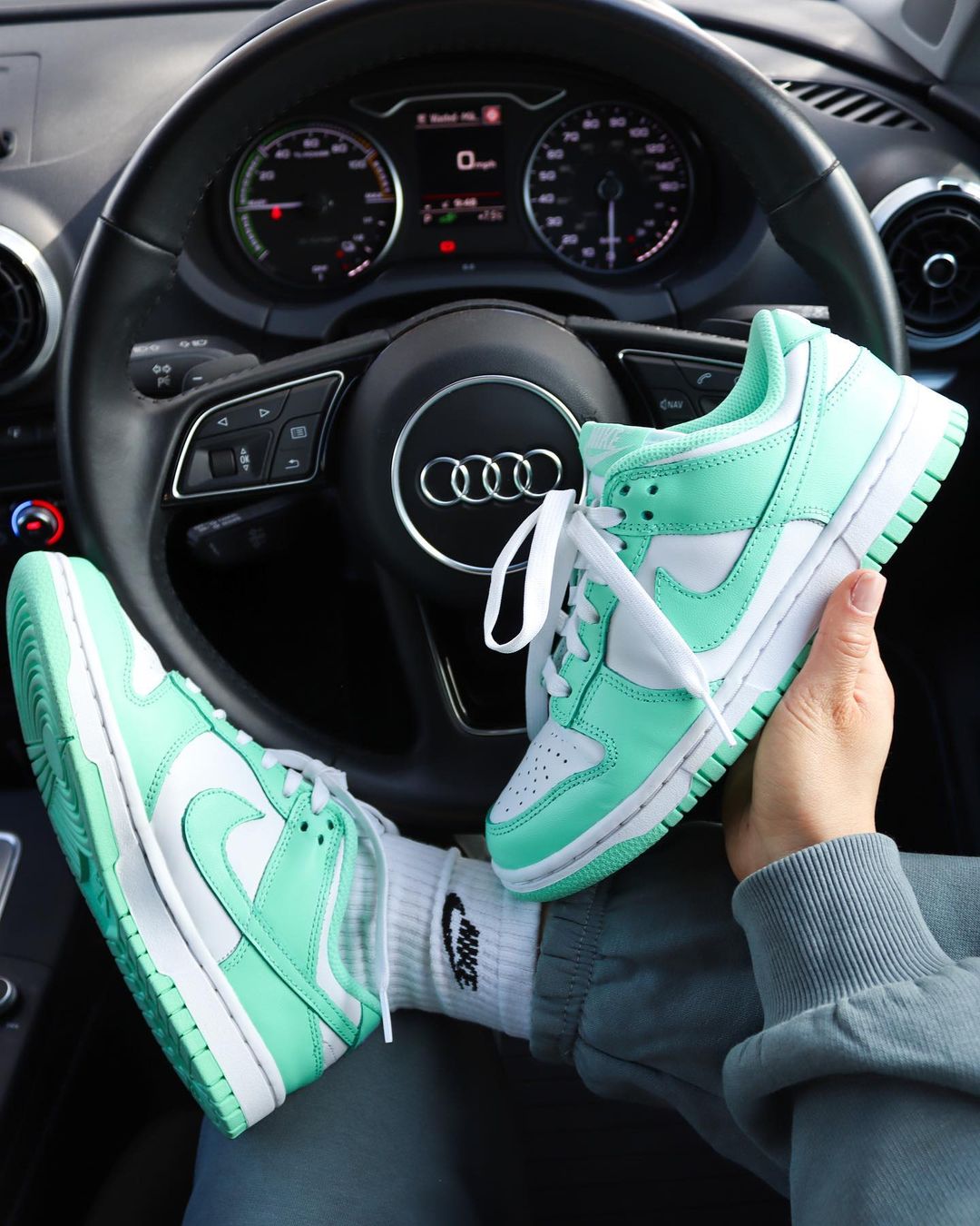 First Copy Nike SB Dunk Low “Green Glow”